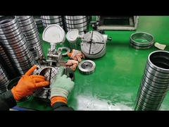 Τα σφαιρικά ρουλεμάν δοκιμάζονται με ακρίβεια